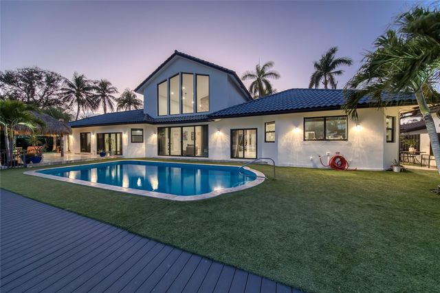 4000 NE 23rd Avenue, Lighthouse Point, FL 33064