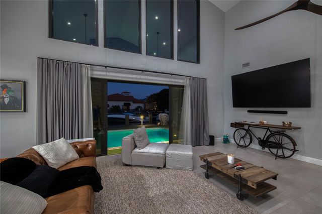 4000 NE 23rd Avenue, Lighthouse Point, FL 33064