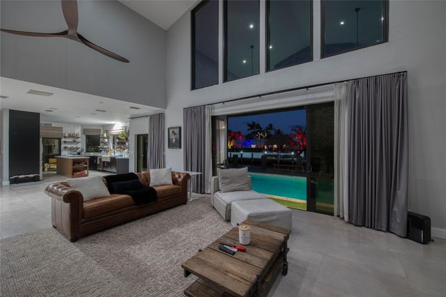 4000 NE 23rd Avenue, Lighthouse Point, FL 33064