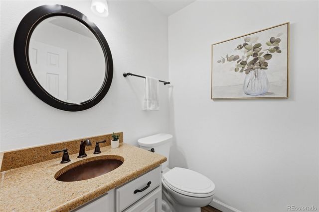2212 S Nome Court, Aurora, CO 80014