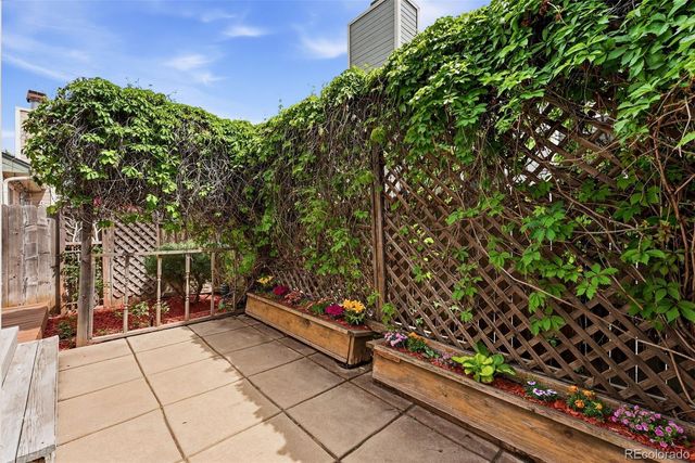 2212 S Nome Court, Aurora, CO 80014