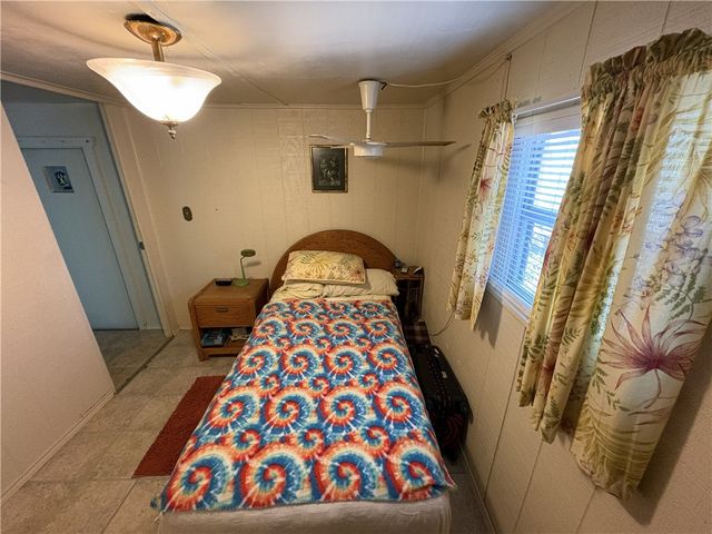 1608 Sammy Henderson St, Rockport, TX 78382