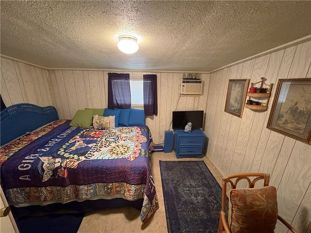 1608 Sammy Henderson St, Rockport, TX 78382