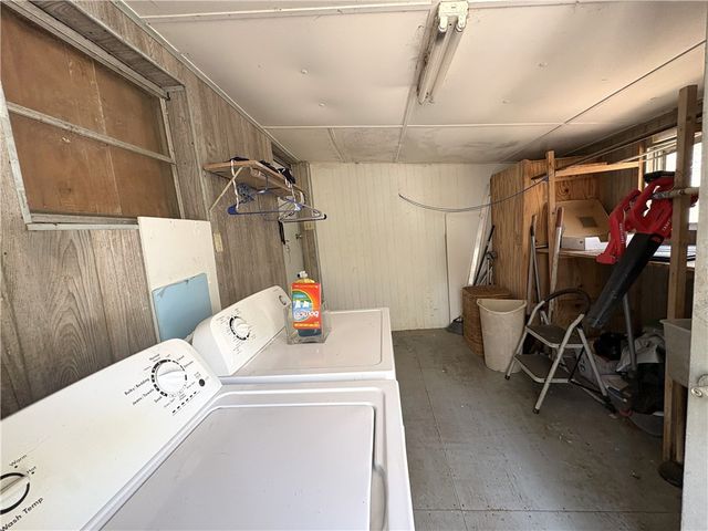 1608 Sammy Henderson St, Rockport, TX 78382