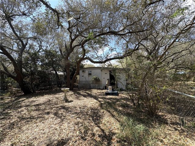 1608 Sammy Henderson St, Rockport, TX 78382