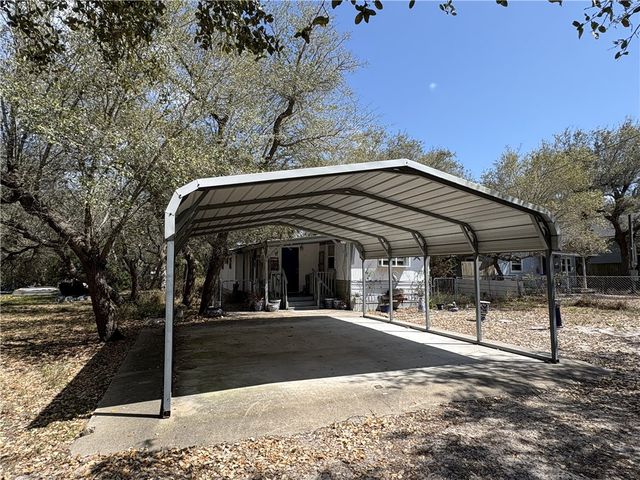 1608 Sammy Henderson St, Rockport, TX 78382