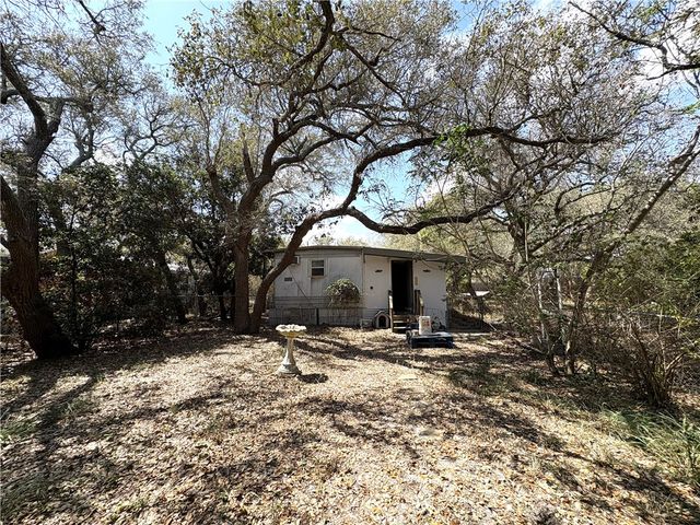 1608 Sammy Henderson St, Rockport, TX 78382