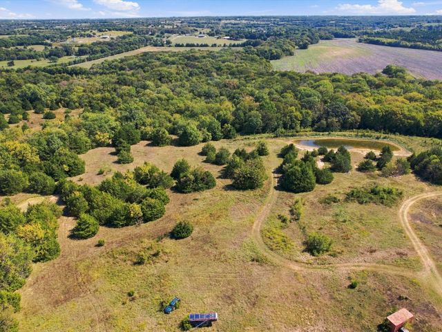 828 Blanton Hill Road, Whitewright, TX 75491