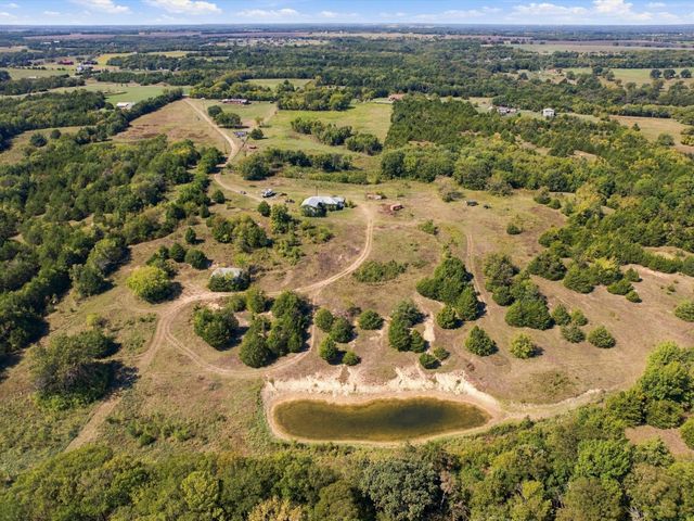 828 Blanton Hill Road, Whitewright, TX 75491