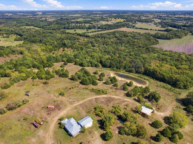 828 Blanton Hill Road, Whitewright, TX 75491