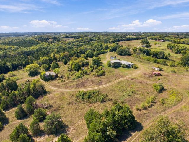 828 Blanton Hill Road, Whitewright, TX 75491