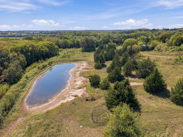 828 Blanton Hill Road, Whitewright, TX 75491