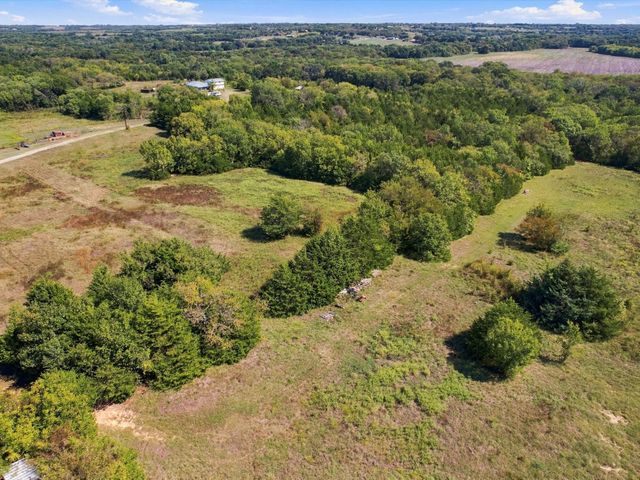 828 Blanton Hill Road, Whitewright, TX 75491