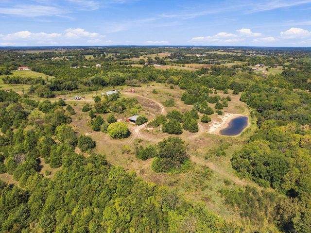 828 Blanton Hill Road, Whitewright, TX 75491