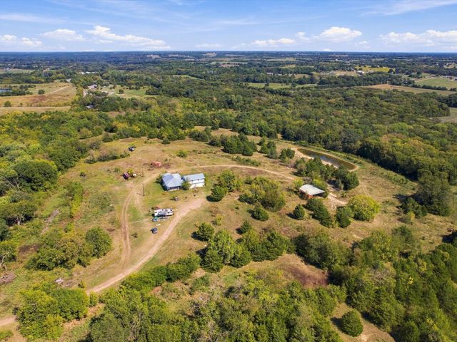 828 Blanton Hill Road, Whitewright, TX 75491