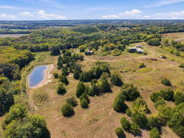 828 Blanton Hill Road, Whitewright, TX 75491