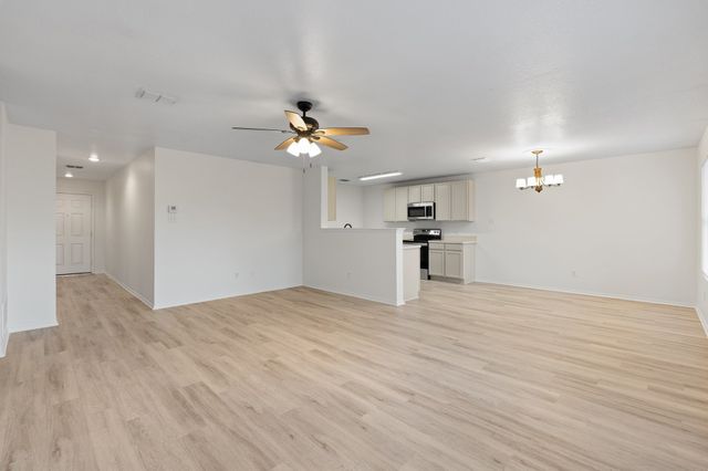 1128 Boxwood Drive, Crowley, TX 76036