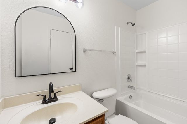 1128 Boxwood Drive, Crowley, TX 76036