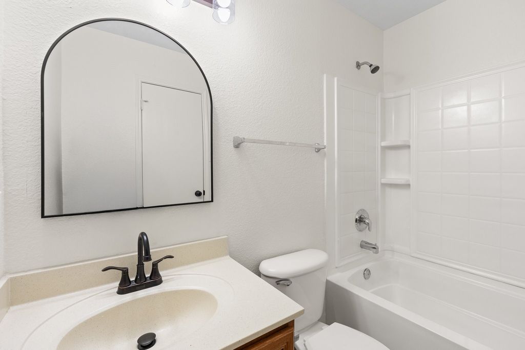 1128 Boxwood Drive, Crowley, TX 76036 — photo 5