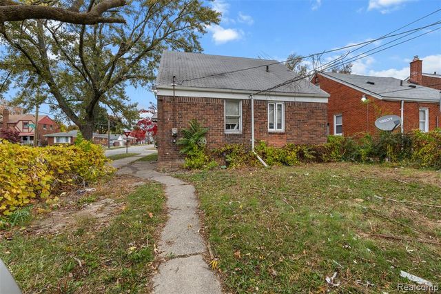 14000 Bringard Drive, Detroit, MI 48205