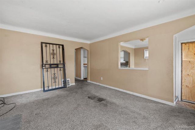 14000 Bringard Drive, Detroit, MI 48205