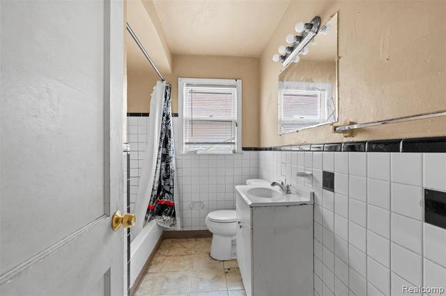 14000 Bringard Drive, Detroit, MI 48205