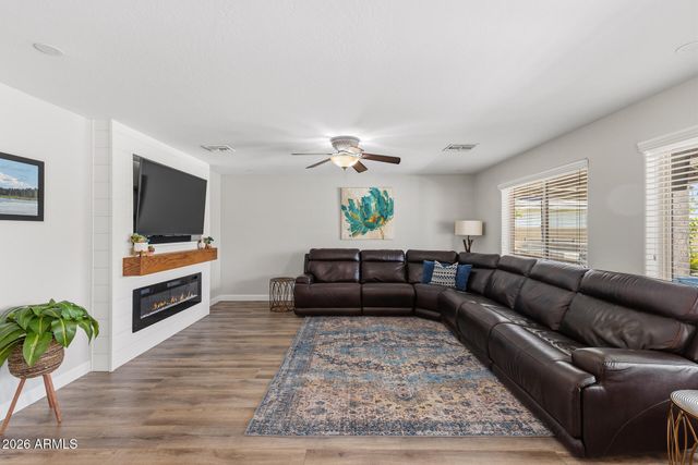1948 W Black Hill Road, Phoenix, AZ 85085