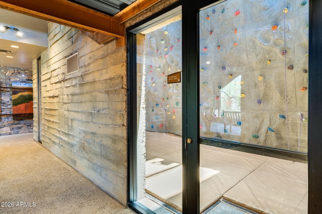 1948 W Black Hill Road, Phoenix, AZ 85085
