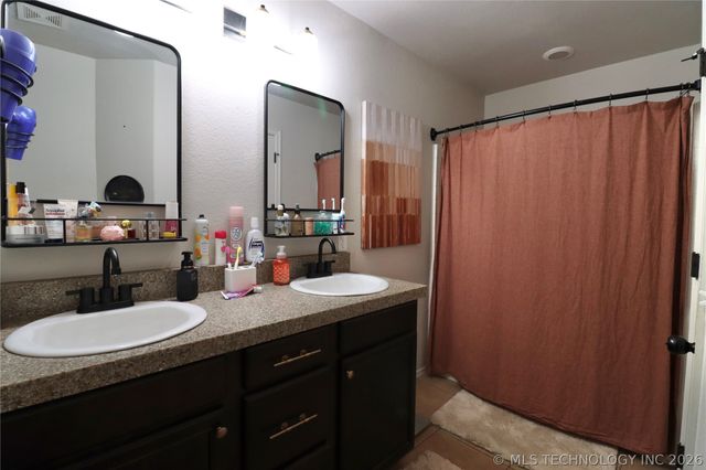 12755 N 124th East Place, Collinsville, OK 74021