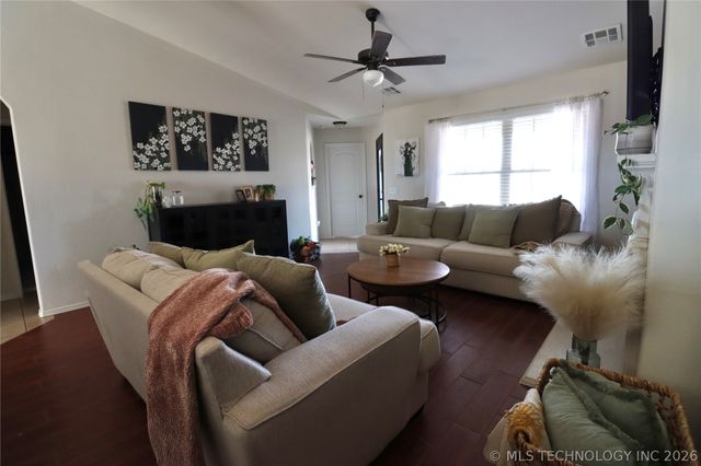 12755 N 124th East Place, Collinsville, OK 74021