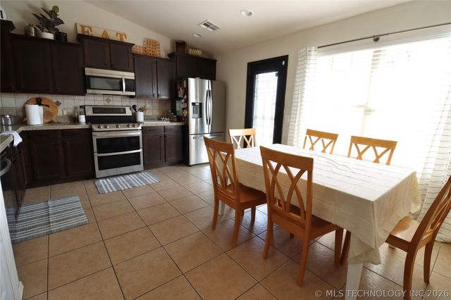 12755 N 124th East Place, Collinsville, OK 74021