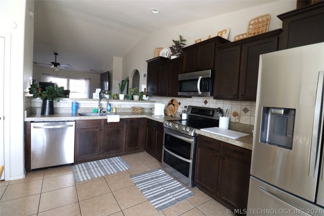 12755 N 124th East Place, Collinsville, OK 74021