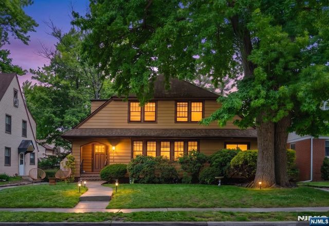 529 Wyndham Road, Teaneck, NJ 07666