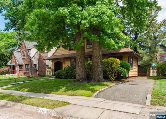 529 Wyndham Road, Teaneck, NJ 07666