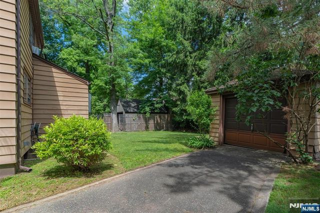 529 Wyndham Road, Teaneck, NJ 07666