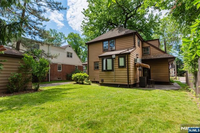529 Wyndham Road, Teaneck, NJ 07666