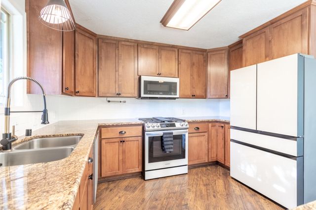 17063 Hawthorne Avenue, Anderson, CA 96007