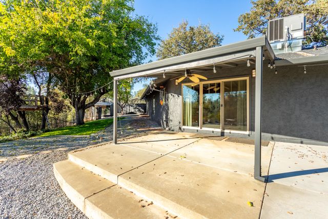 17063 Hawthorne Avenue, Anderson, CA 96007