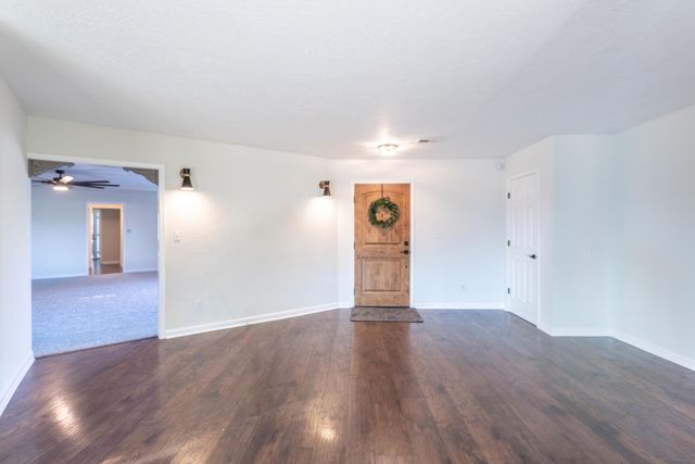 17063 Hawthorne Avenue, Anderson, CA 96007