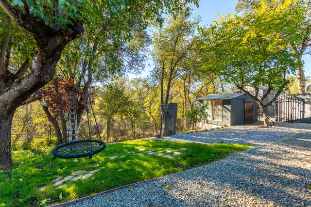 17063 Hawthorne Avenue, Anderson, CA 96007