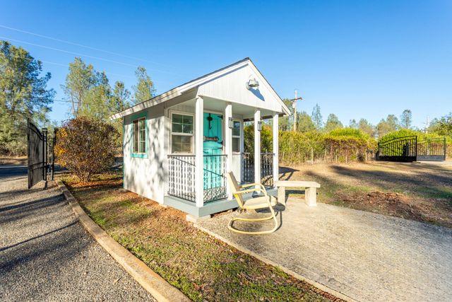 17063 Hawthorne Avenue, Anderson, CA 96007