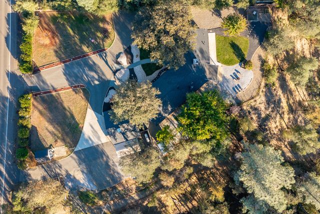 17063 Hawthorne Avenue, Anderson, CA 96007