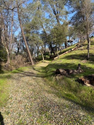 17063 Hawthorne Avenue, Anderson, CA 96007