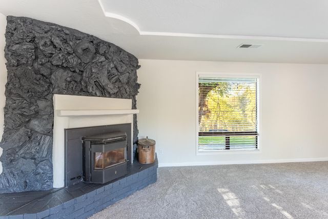 17063 Hawthorne Avenue, Anderson, CA 96007