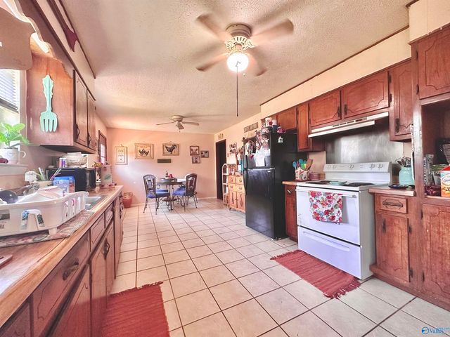 102 Clint Warren Street NE, Hanceville, AL 35077