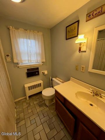 11 Baker Avenue, North Greenbush, NY 12198