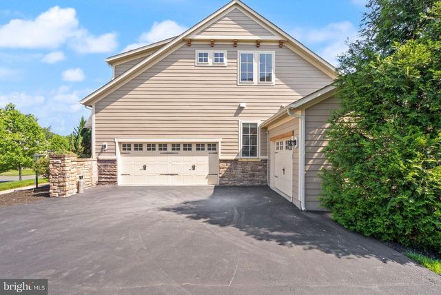 25811 YELLOW BIRCH CT, Aldie, VA 20105