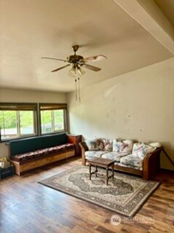 8472 Cimarron Way, Maple Falls, WA 98266