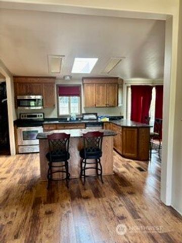 8472 Cimarron Way, Maple Falls, WA 98266