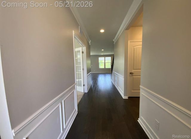 2060 Trimble Street, Orion Charter Township, MI 48360